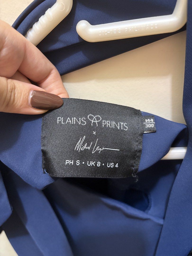 Plains & Prints X Michael Leyva Dark blue top (Category: Blouses) located in Quezon City. Submitted by herprelovedd (Listing ID 1422761275, Image 3). Description: .