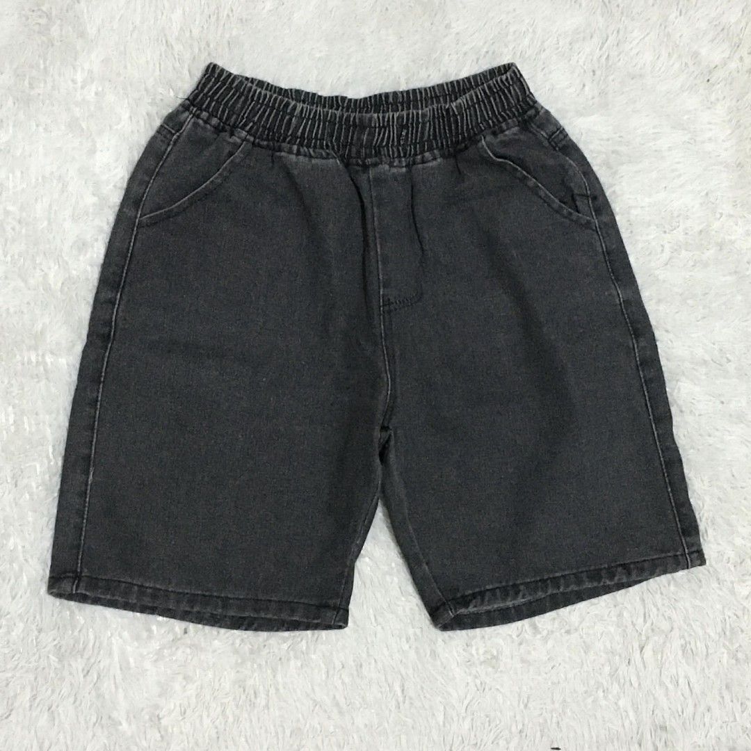 Premium Y2K Black Light Gray Denim Jorts (Category: Shorts) located in Quezon City. Submitted by northcarts (Listing ID 1422833847, Image 1). Description: - Size 27-28 waist - Black denim shorts - Elastic waistband for comfort - Two front pockets - Two back pockets - Solid black color - Classic casual style Loc: Batasan Hills, Quezon City.