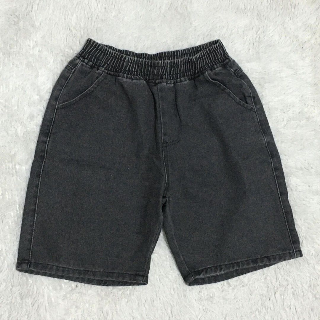 Premium Y2K Black Light Gray Denim Jorts (Category: Shorts) located in Quezon City. Submitted by northcarts (Listing ID 1422833847, Image 2). Description: - Size 27-28 waist - Black denim shorts - Elastic waistband for comfort - Two front pockets - Two back pockets - Solid black color - Classic casual style Loc: Batasan Hills, Quezon City.