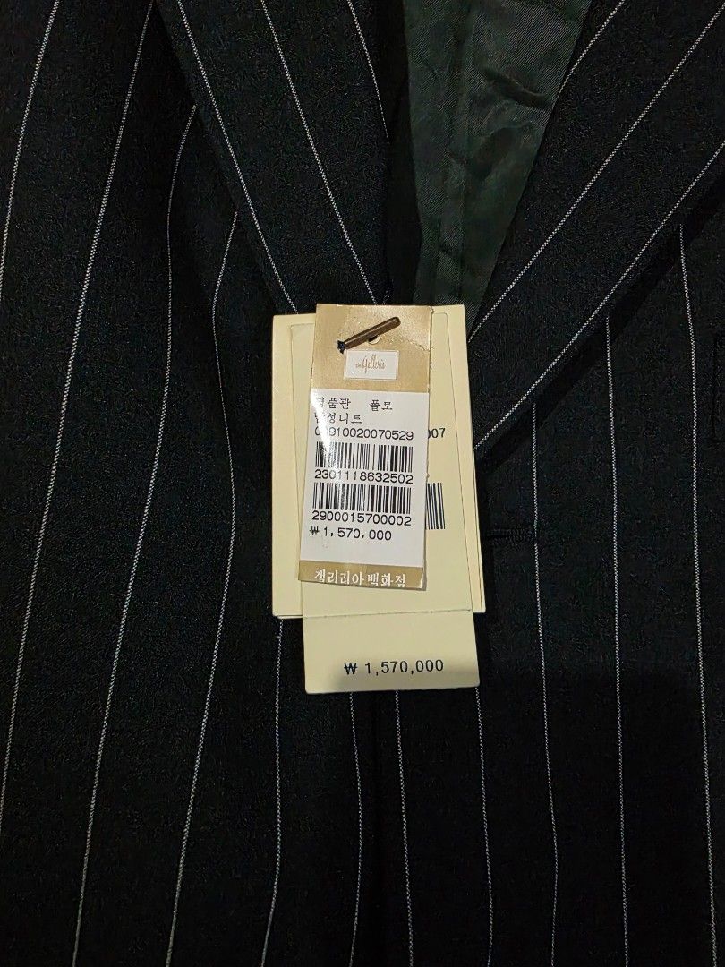 Ralph Lauren Stripes Blazer (Category: Luxury Apparel) located in Quezon City. Submitted by phoejay (Listing ID 1422840788, Image 3). Description: with tag size 40 R.