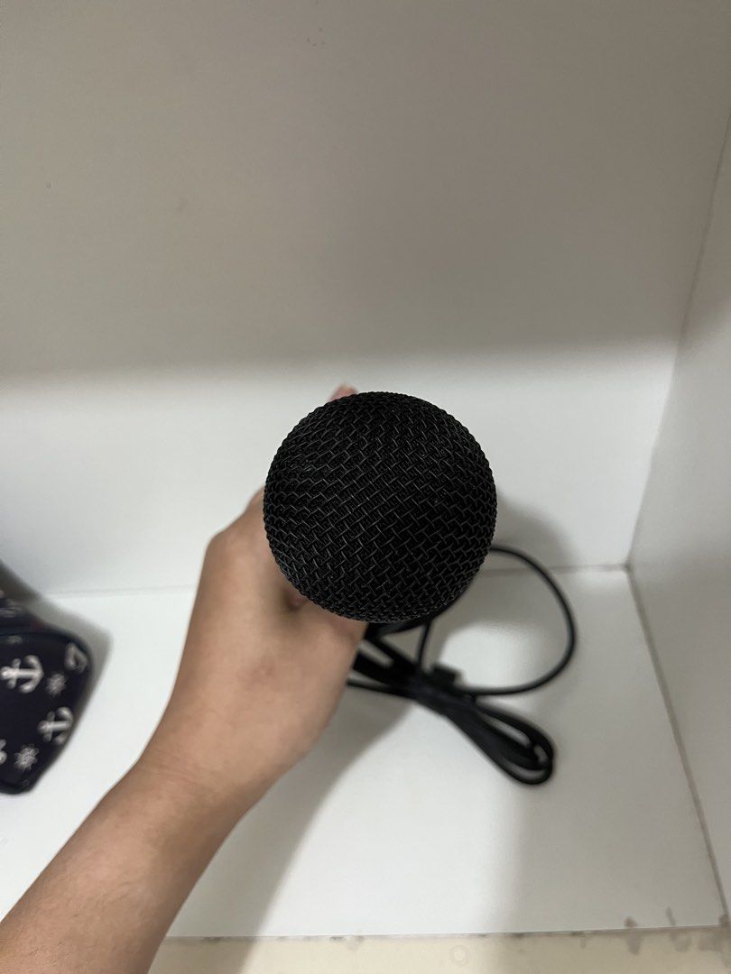 Razer Seiren Mini USB Microphone (Category: Microphones) located in Manila. Submitted by kat42s (Listing ID 1422732749, Image 2). Description: - Razer Seiren Mini USB microphone (Black) - used only a few times - in good condition - no box included.