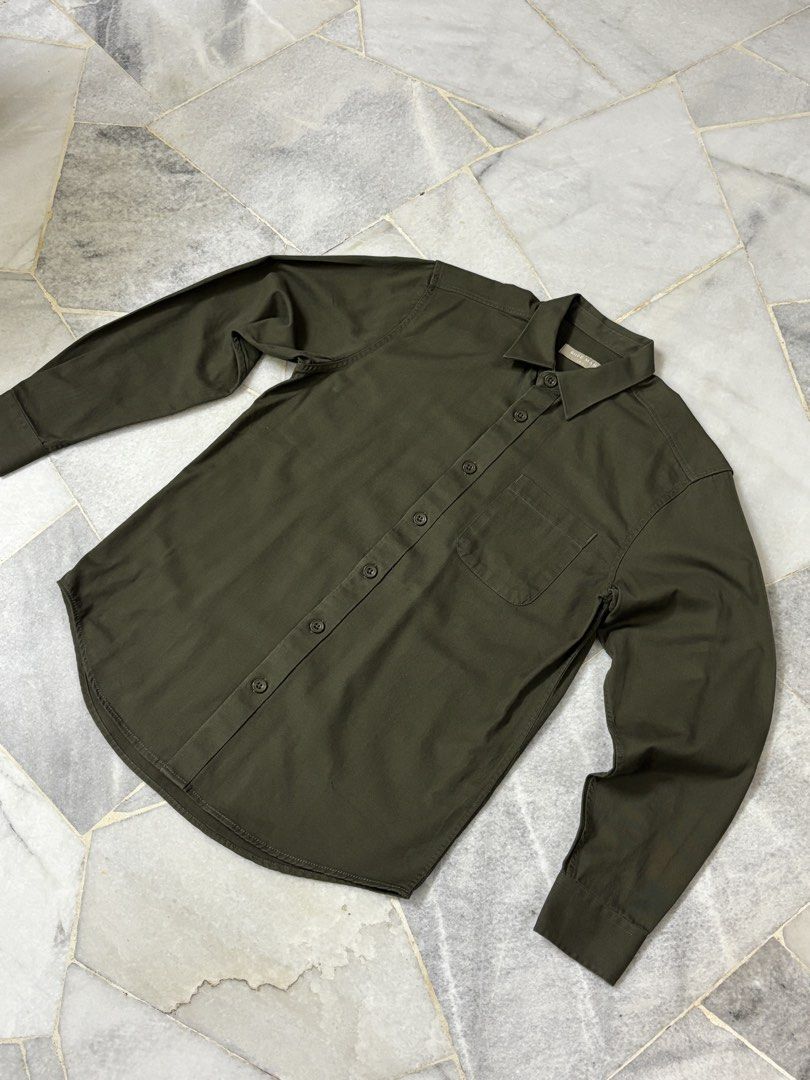 Ropeman Jacket (Category: Coats, Jackets and Outerwear) located in Subang Jaya. Submitted by prelovedapai (Listing ID 1422714799, Image 1). Description: •P19 / L28 •Condition 9.8/10 •On tag S.
