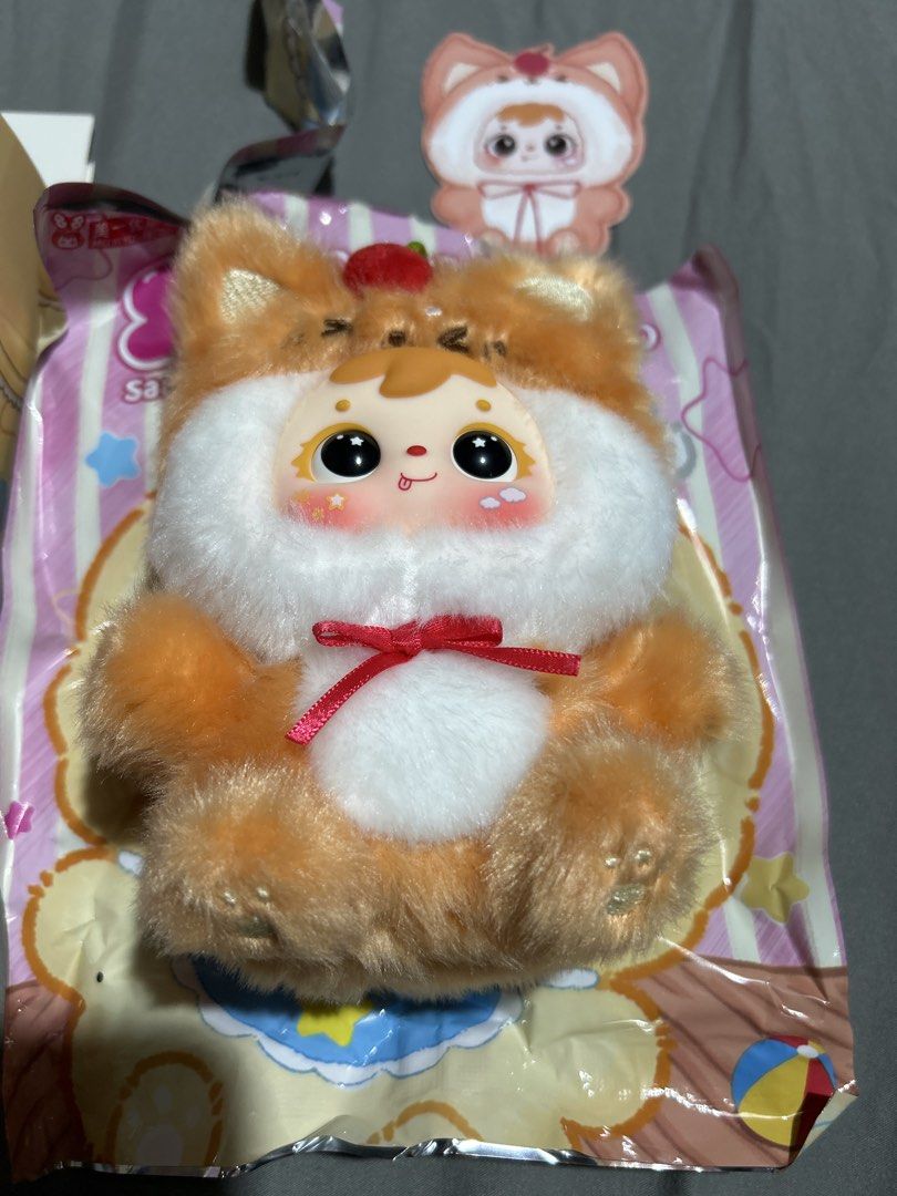 Samuel Cute Pet Theater Mini Plush Blind Box - Fox (Category: Designer & Blind Box Toys) located in San Juan City. Submitted by justarandomthing (Listing ID 1422885337, Image 2). Description: - Fox - Includes original box, card and plush pendant - RFS: Not my prio - Open to trade with Panda/Siamese/Baby Elephant from same series MOP: Gcash/Maya/Maribank MOD (within Metro Manila only): Grab/Lalamove (buyer will pay).