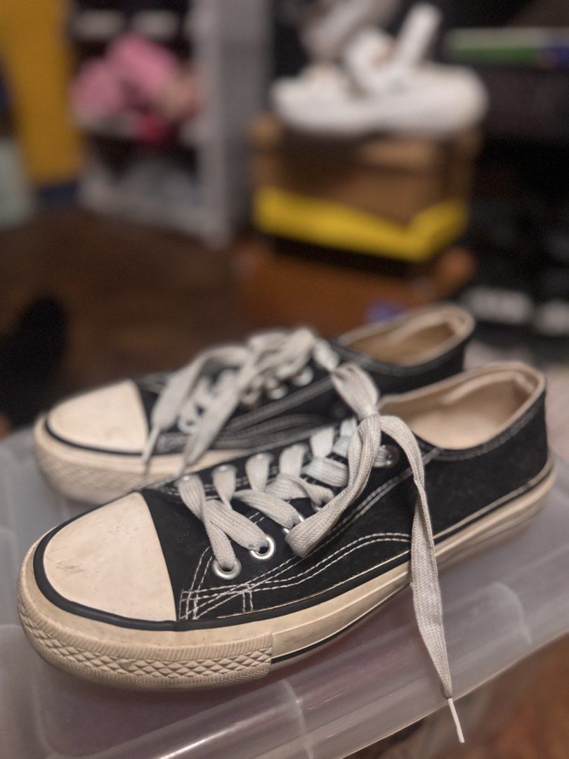 Sprint Ellery Black Sneakers (Category: Sneakers) located in Las Pinas. Submitted by declutterverse (Listing ID 1422873256, Image 1). Description: - Black Sprint sneakers - Size 10 - Black canvas upper - White rubber toe cap and sole - White laces - 'Sprint' brand name printed on insole.