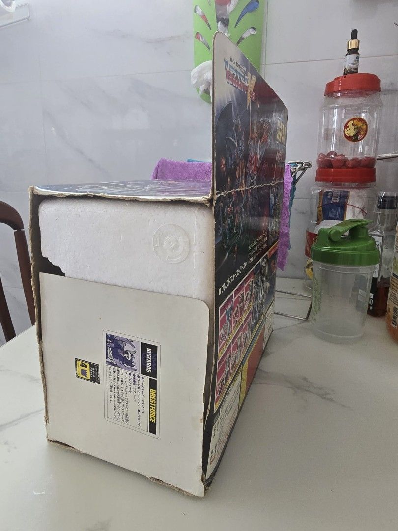 Takara Transformer Victory Deszaras (Category: Toy Figures) located in Singapore. Submitted by shulato (Listing ID 1362042953, Image 2). Description: Meet up at Clementi MRT only..