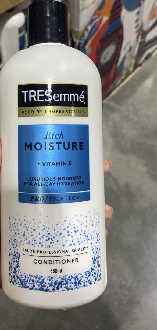 TRESemmé Rich Moisture Conditioner 680ml (Category: Hair) located in Pasay City. Submitted by shen220 (Listing ID 1422863058, Image 2). Description: - TRESemmé Rich Moisture Conditioner with Vitamin E - Provides luxurious moisture - For all-day hydration - Salon professional quality - 680ml bottle.