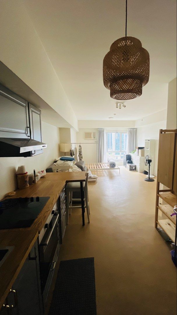 Unit Owner here. Avida Cityflex Tower 2, Fully Furnished, Exec. studio! (Category: Apartments & Condos) located in Taguig. Submitted by PapsNiMarge (Listing ID 1422813717, Image 1). Description: NO need to deal with agents or middlemen brokers. 2 month security deposit & 1 month advance. Unit will come with brand new bed frame and mattress, as well as brand new microwave and bookcase. Also furnished with: - plenty of clothing storage, - office ta