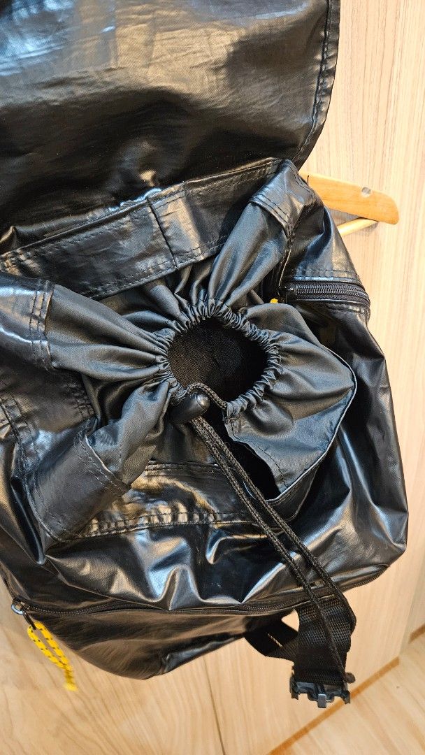 Vintage Esprit black haute route bagpack (Category: Cross-body Bags) located in Alfonso. Submitted by jbcamet (Listing ID 1422841566, Image 3). Description: Features a zippered top and a yellow accent. The Esprit logo is visible on the front. Made in Taiwan..