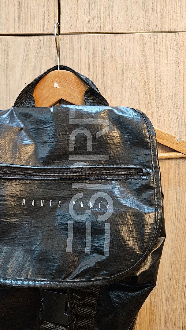 Vintage Esprit black haute route bagpack (Category: Cross-body Bags) located in Alfonso. Submitted by jbcamet (Listing ID 1422841566, Image 2). Description: Features a zippered top and a yellow accent. The Esprit logo is visible on the front. Made in Taiwan..