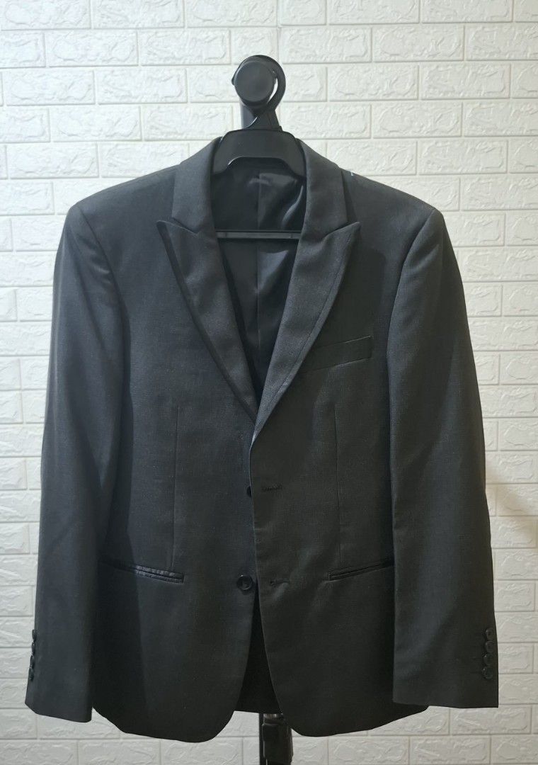 Wallstreet Blazer - Dark Grey (Category: Coats, Jackets and Outerwear) located in Quezon City. Submitted by MP_Declutters (Listing ID 1422776750, Image 1). Description: 🖤 Classic and timeless Wall Street dark gray coat/blazer, perfect for office wear, formal occasions, business meetings, or smart-casual styling. ✔ Brand: Wall Street ✔ Color: Dark Gray ✔ Classic tailored design ✔ Button-front closure ✔ Fully lined interior ✔ Functional pockets ✔ 
