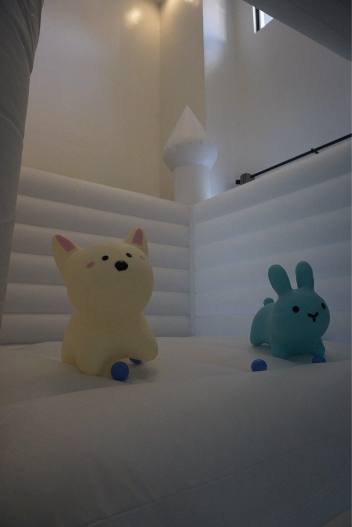 White Inflatable Bounce House (Category: Infant Playtime) located in Bulacan. Submitted by meekeniee (Listing ID 1422719601, Image 2). Description: RUSH SALE!!!! WITH BALLPIT - White inflatable bounce house - Perfect for parties and events - Spacious jumping area - Fun castle design - Clean and ready to use - Ideal for children's entertainment.