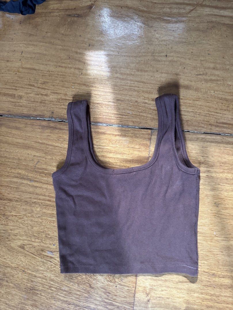 Zara Basic Brown Tank Top (Category: Sleeveless) located in Quezon City. Submitted by mp_declutters (Listing ID 1422778773, Image 2). Description: Best fits XS to medium.
