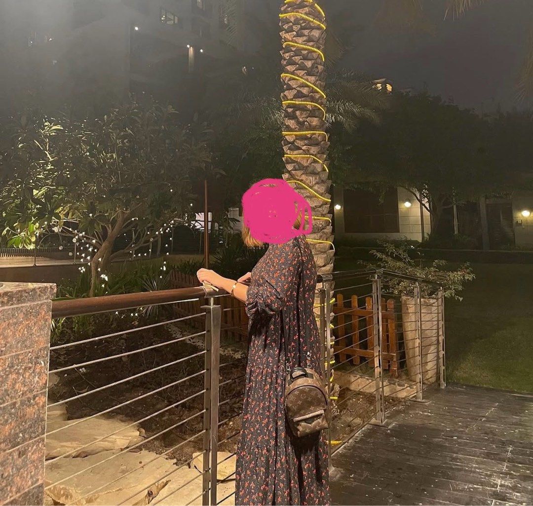 Zara Maxi Dress (Category: Dresses) located in Manila. Submitted by bc040302 (Listing ID 1422799400, Image 1). Description: Flowy, presko, and cute maxi dress from Zara. Good for dinner dates and girls night outs 🫶🏻 Only wore this twice .