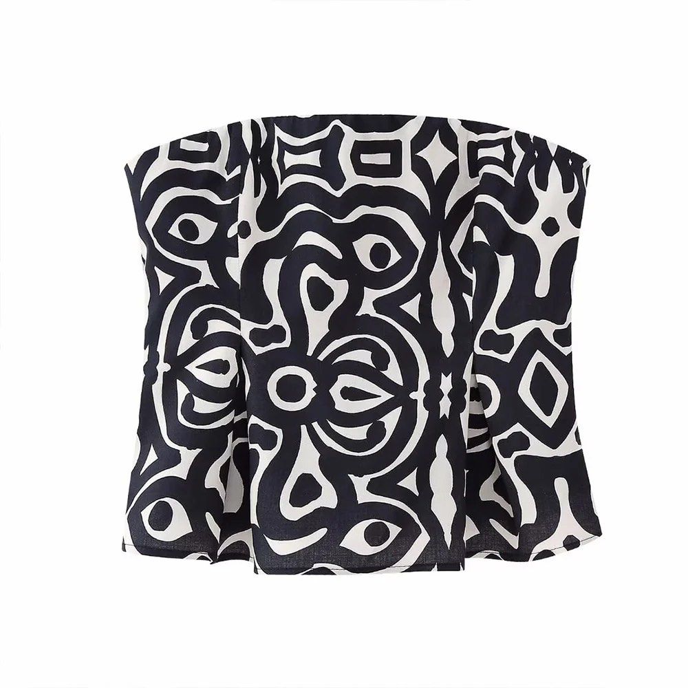 Zara Printed Tube Top (Category: Others Tops) located in Manila. Submitted by iluvbiscoffcookie (Listing ID 1422884807, Image 2). Description: Zara tube top 🤍 - Size: L - Unique black and white print - Flattering peplum design - Perfect for a chic and trendy look 💕💕 - theres a very small pink stains (can be seen in last pic) but not really obvious!.
