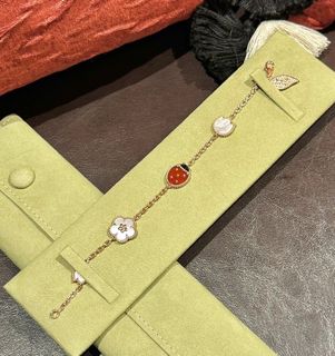 （分類：）位於 。 由 moomoo_luxury 提交（商品編號 1311932954，圖片 1）。簡介： 。