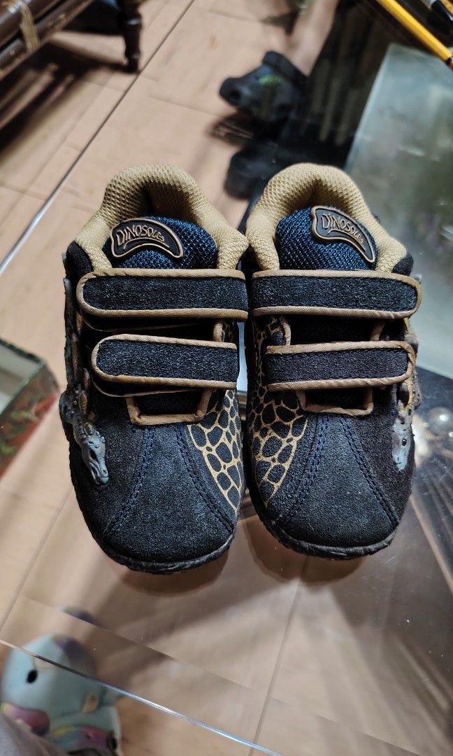 3D Dinosaur Shoes for toddlers (Category: Babies & Kids Fashion) located in San Mateo. Submitted by lengparlade (Listing ID 1423057282, Image 1). Description: Not locally available 3D. Super nice. Unique. Best for your dinosaur-loving toddler 😊.
