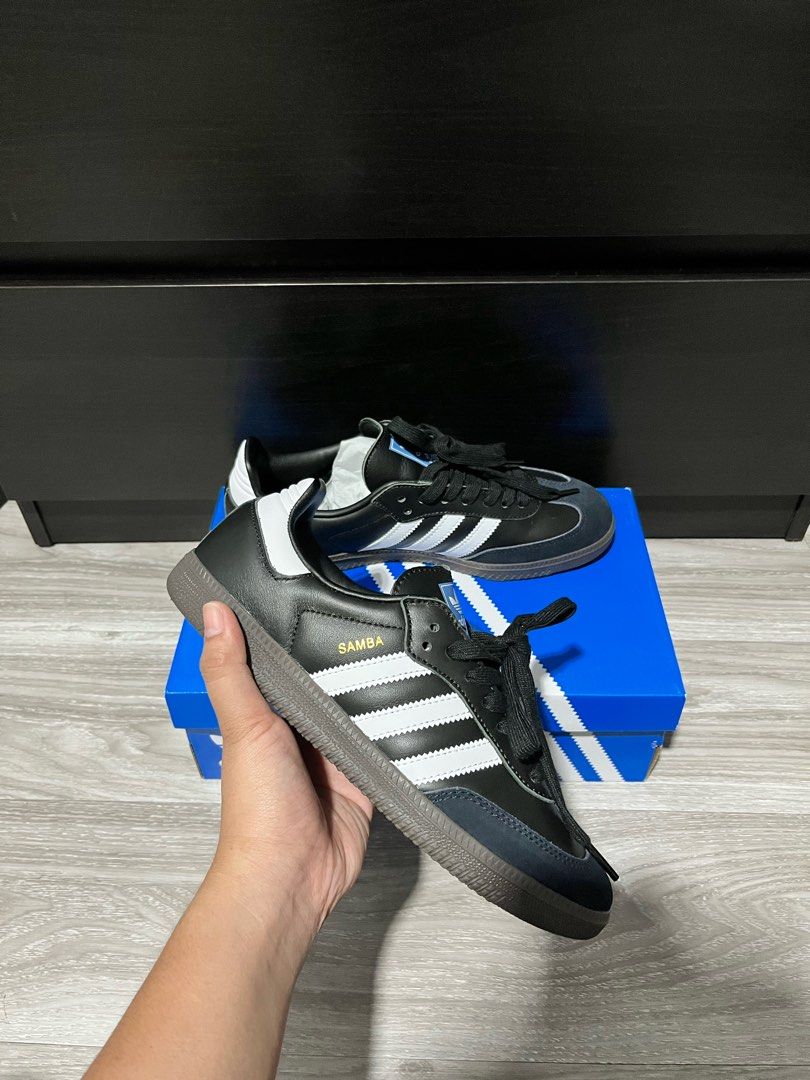 Adidas Samba OG Black (Category: Sneakers) located in Manila. Submitted by really19 (Listing ID 1423039255, Image 3). Description: Used once only — almost brand new condition. Bought in Hong Kong, hindi na nagamit after first wear. Clean pair, no major issues. Complete with box RFS: Decluttering. PM if interested. Sure and respectful buyers only..