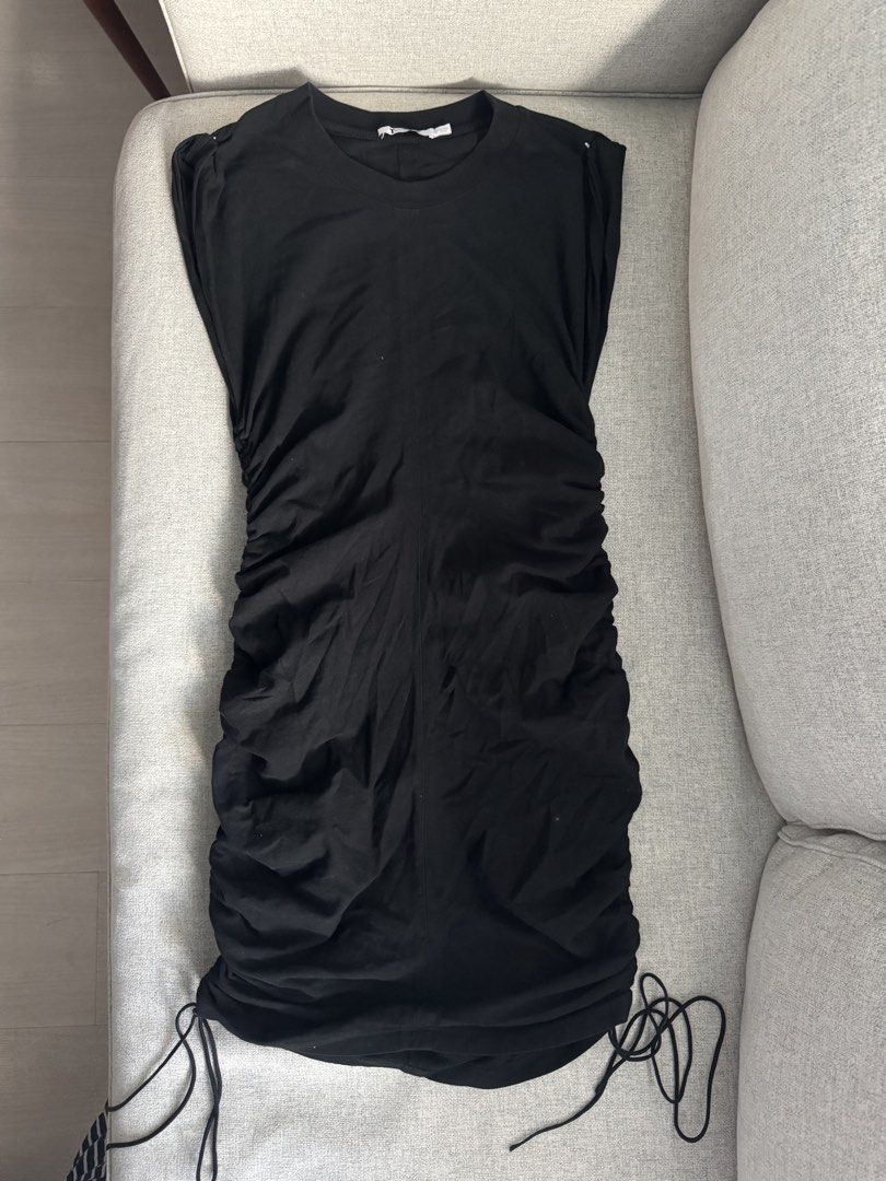 Alexander Wang Bodycon Scrunch Dress (Category: Dresses) located in Quezon City. Submitted by crescent1114 (Listing ID 1422982848, Image 1). Description: Price negotiable Fits XS-S .