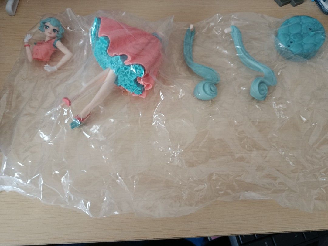 Anime Figure- Miku (Category: Figurines & Statues) located in Bacoor. Submitted by etcee.ph (Listing ID 1422927092, Image 1). Description: - Anime figure - Character with blue hair - Pink and blue outfit - Unassembled - Includes body, hair pieces, and base - Still in original packaging still in Japan dp needed.