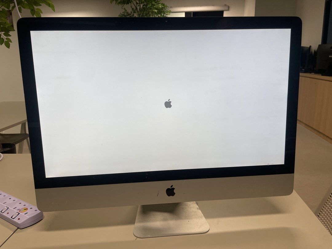 2009/2010 Apple iMac 27 -inch Desktop Computer65604821065730112