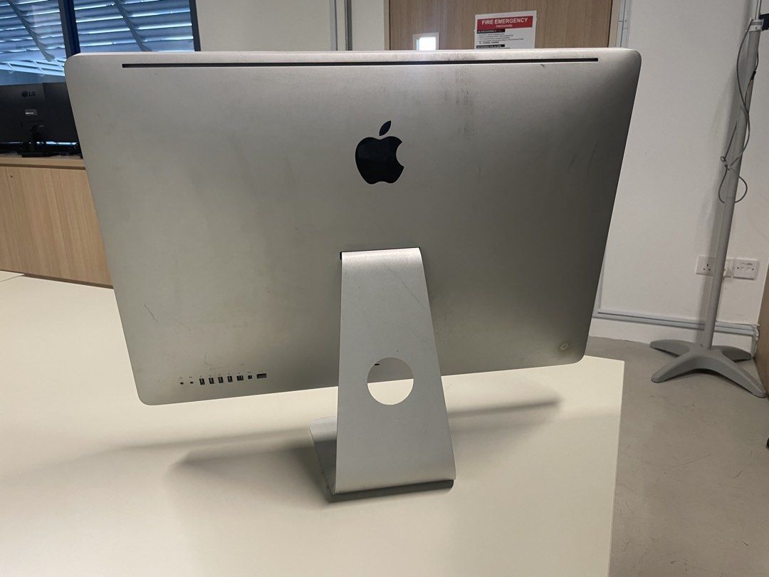 2009/2010 Apple iMac 27 -inch Desktop Computer65604821065730110