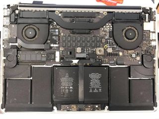 Apple MacBook Pro457085900628305920