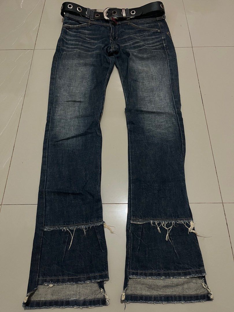 (SOLD) 2000’s MARITHE FRANCOIS GIRBAUD WHISKERED FRINGE BOOTCUT JEANS (Category: Jeans) located in Cagayan de Oro. Submitted by middlesosa (Listing ID 1422922859, Image 1). Description: 2000’s MARITHE FRANCOIS GIRBAUD WHISKERED FRINGE BOOTCUT JEANS SIZE 30 FITTINGS WAIST - 15.5 inches LENGTH - 43 inches INSEAM - 32 inches LEG OPENING - 8 inches THIGH - 10 inches RISE - 9 inches 1k pesos.