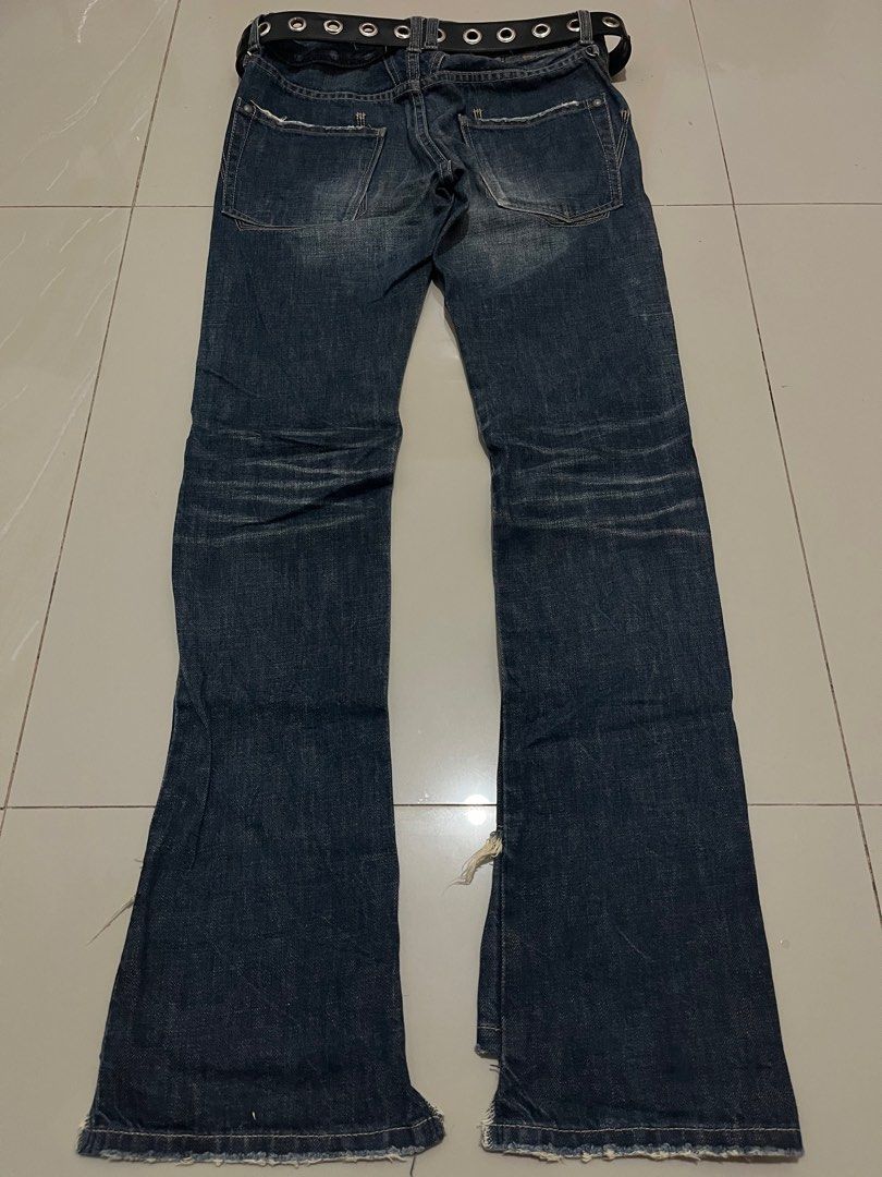 (SOLD) 2000’s MARITHE FRANCOIS GIRBAUD WHISKERED FRINGE BOOTCUT JEANS (Category: Jeans) located in Cagayan de Oro. Submitted by middlesosa (Listing ID 1422922859, Image 2). Description: 2000’s MARITHE FRANCOIS GIRBAUD WHISKERED FRINGE BOOTCUT JEANS SIZE 30 FITTINGS WAIST - 15.5 inches LENGTH - 43 inches INSEAM - 32 inches LEG OPENING - 8 inches THIGH - 10 inches RISE - 9 inches 1k pesos.