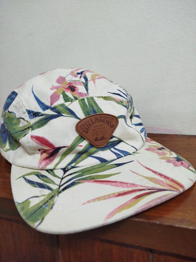 Billabong Tropical 5 Panel Hat (Category: Caps & Hats) located in Quezon City. Submitted by rorshack (Listing ID 1422941837, Image 2). Description: OSFM ADJUSTABLE NO MAJOR ISSUES.