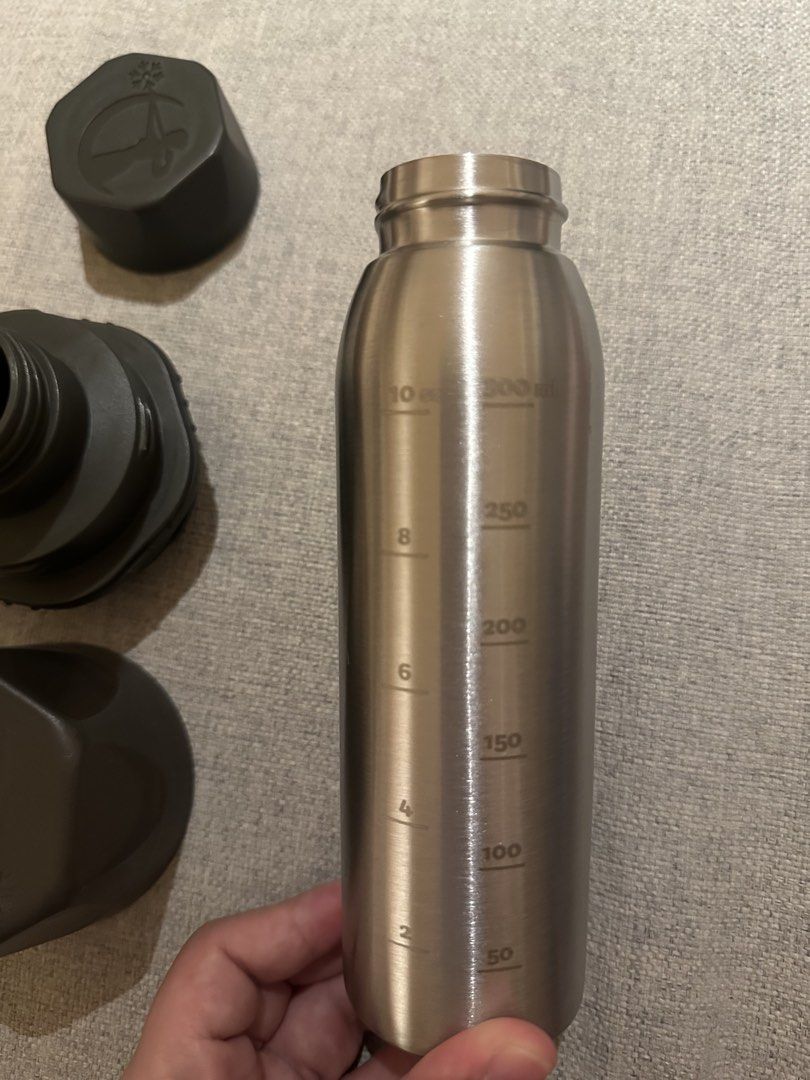 Ceres Chill Breastmilk Chiller (Category: Water Bottles & Tumblers) located in Mandaluyong City. Submitted by rae_tt (Listing ID 1423016529, Image 2). Description: - used only for 5x - rfs: done with pumping - complete with pouch. No box .