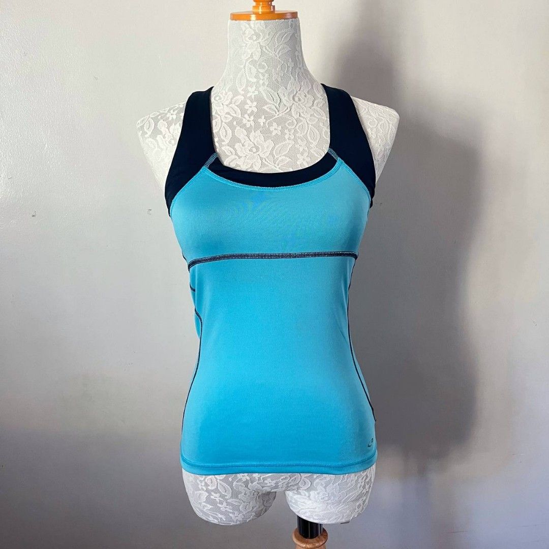Champion Blue Workout Gym Top (Category: Activewear) located in San Mateo. Submitted by prelouve (Listing ID 1423038208, Image 2). Description: - Champion tank top - Racerback design -with inner bra .