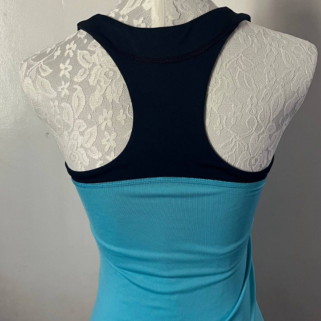 Champion Blue Workout Gym Top (Category: Activewear) located in San Mateo. Submitted by prelouve (Listing ID 1423038208, Image 3). Description: - Champion tank top - Racerback design -with inner bra .