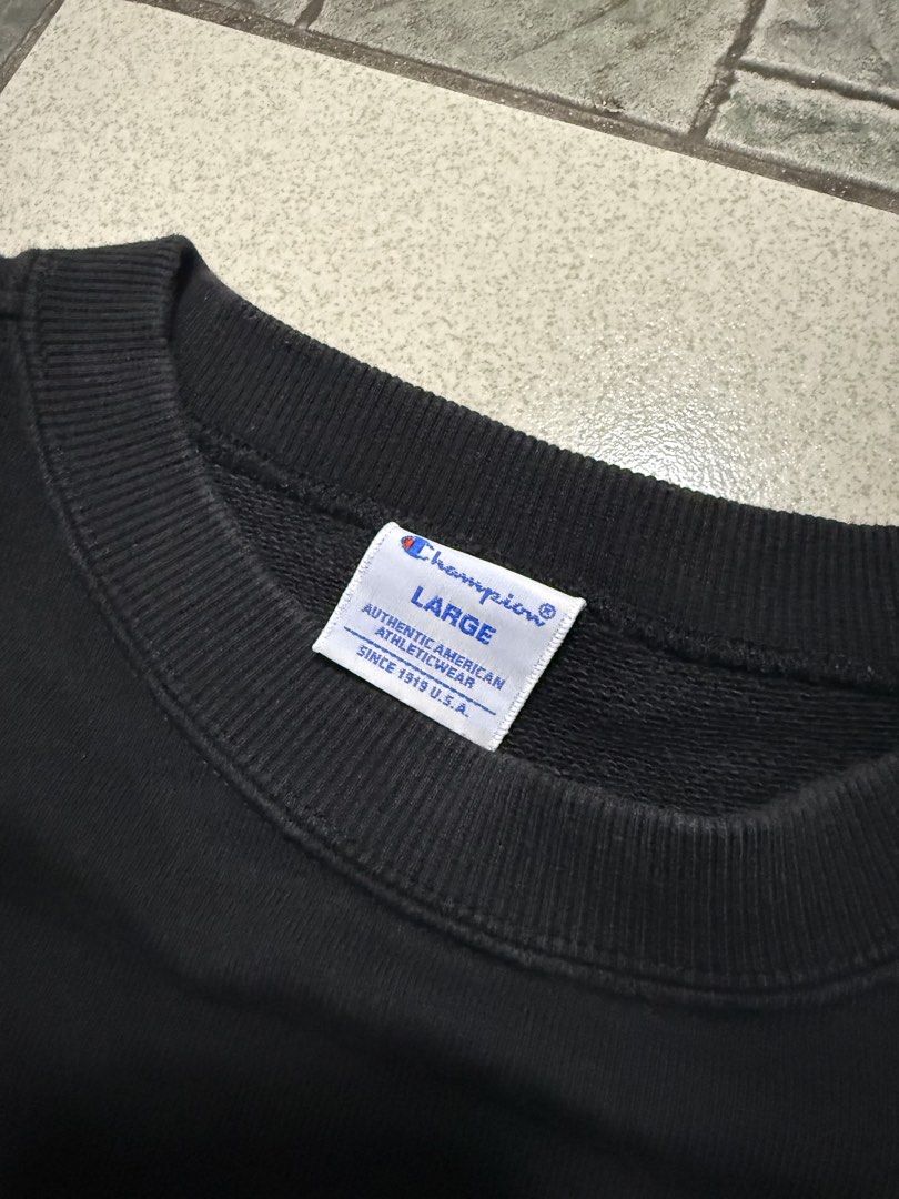 CHAMPION SWEATSHIRT (Category: Tshirts & Polo Shirts ) located in Binan City. Submitted by flyshit (Listing ID 1423063352, Image 3). Description: 21 x 25.5 lightly used.