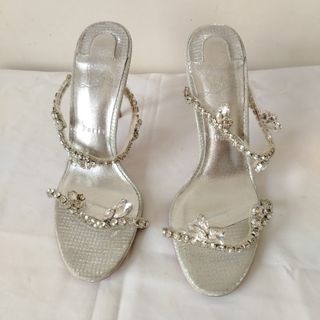 (Category: ) located in . Submitted by fashiondesancarlos05 (Listing ID 1422926553, Image 1). Description: .