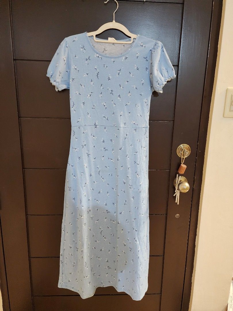 Cotton on (Category: Dresses) located in Quezon City. Submitted by declutterbcozynot (Listing ID 1423002423, Image 1). Description: cotton on xsmall RFS: gained weight after giving birth.