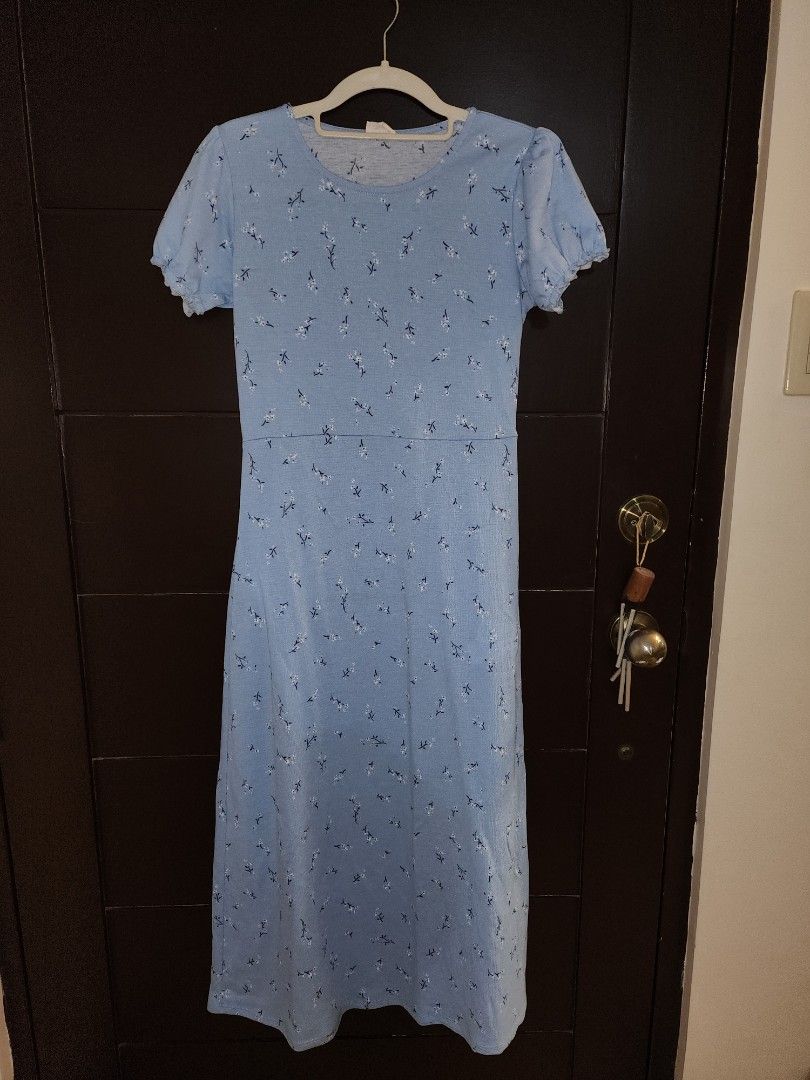 Cotton on (Category: Dresses) located in Quezon City. Submitted by declutterbcozynot (Listing ID 1423002423, Image 2). Description: cotton on xsmall RFS: gained weight after giving birth.
