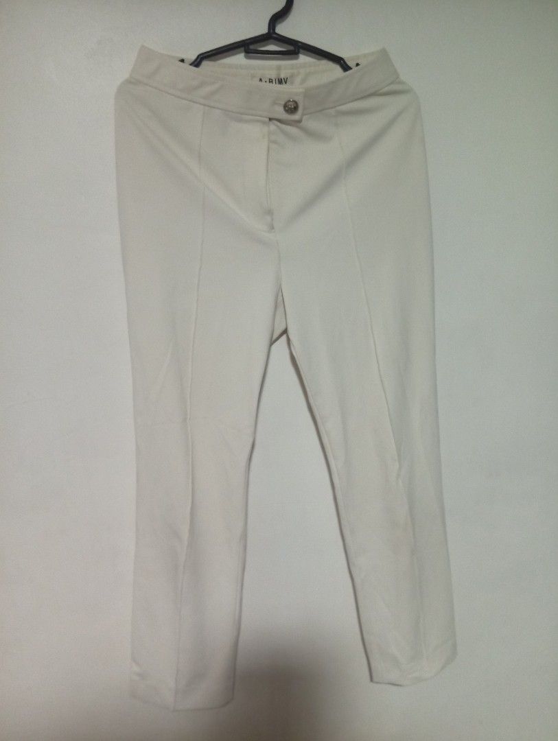 Cream-colored Pants (Category: Other Bottoms) located in Manila. Submitted by kaye18bee (Listing ID 1423035163, Image 1). Description: - Cream-colored pants - Straight leg design - Button closure - Smooth fabric - Classic and versatile waist 25 .
