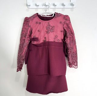 (Category: ) located in . Submitted by daflab.wardrobe (Listing ID 1422911194, Image 1). Description: .