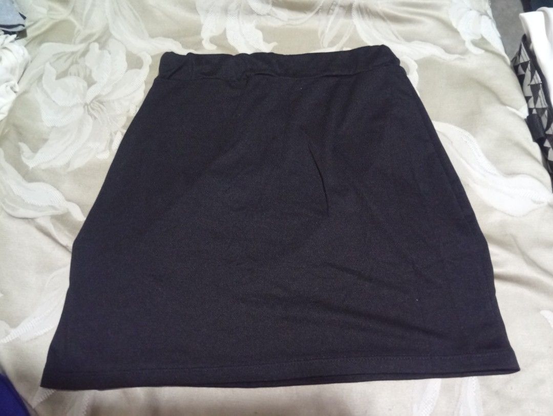 Denim Button-Up Skirt (Category: Skirts) located in Manila. Submitted by kaye18bee (Listing ID 1423037926, Image 3). Description: waist 24 garterize take all for 300 .