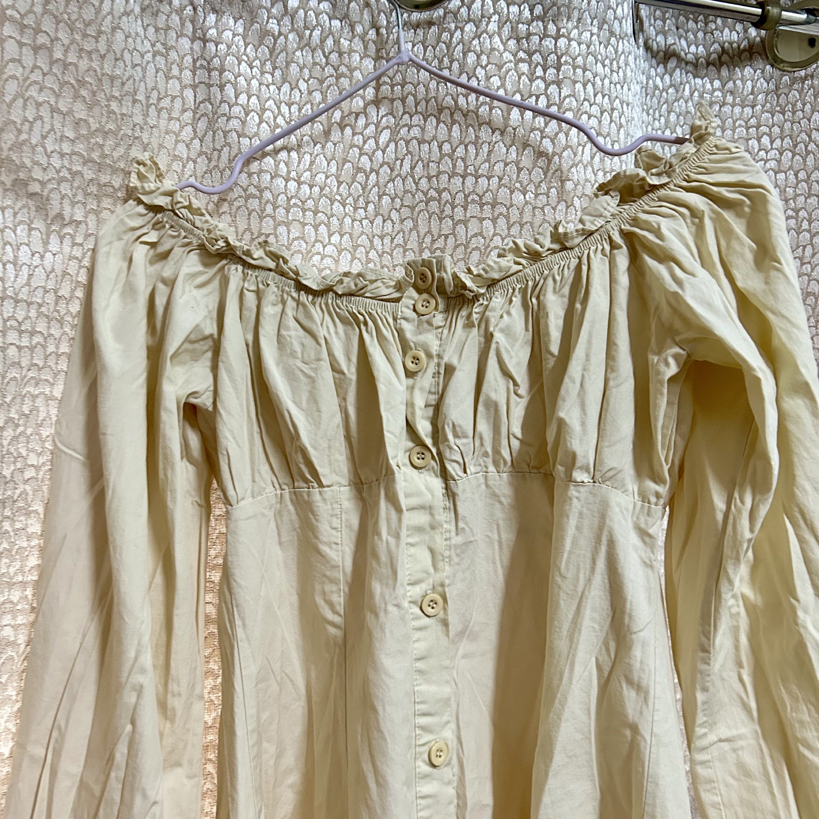 Fitted Bodice Off-Shoulder Button-Down Dress (Category: Dresses) located in Butuan. Submitted by ishinitially (Listing ID 1422906725, Image 2). Description: such a cute fitted bodice! ⋆˚𝜗𝜚˚⋆ - cream offshoulder dress w long sleeves - button-down front - fuffled cuffs .