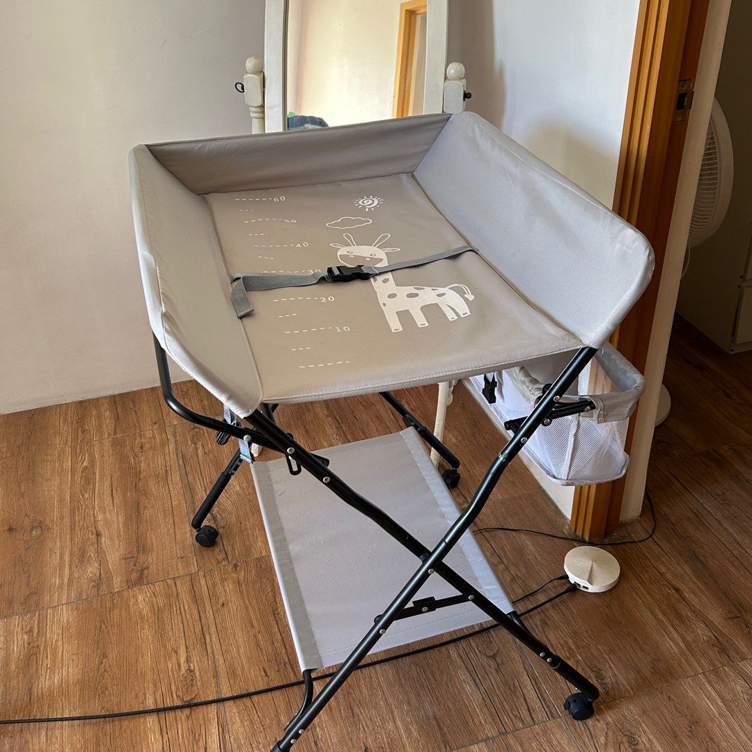 Foldable Diaper Changing Table (Category: Other Baby Bathing & Changing Needs) located in Quezon City. Submitted by jaja.20 (Listing ID 1422971182, Image 1). Description: 1k nalang 1500 po ito sa 🍊 app Slightly used. Like new condition Rfs: we have different diaper table na.