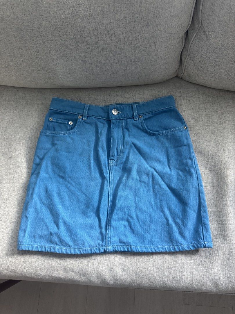 Ganni Blue Denim Mini Skirt (Category: Skirts) located in Quezon City. Submitted by crescent1114 (Listing ID 1422981887, Image 1). Description: Rfs: impulse buy This retails for around 70 USD and since then, l've only worn it once Waist (laid out flat): 14" Length: 15.5".