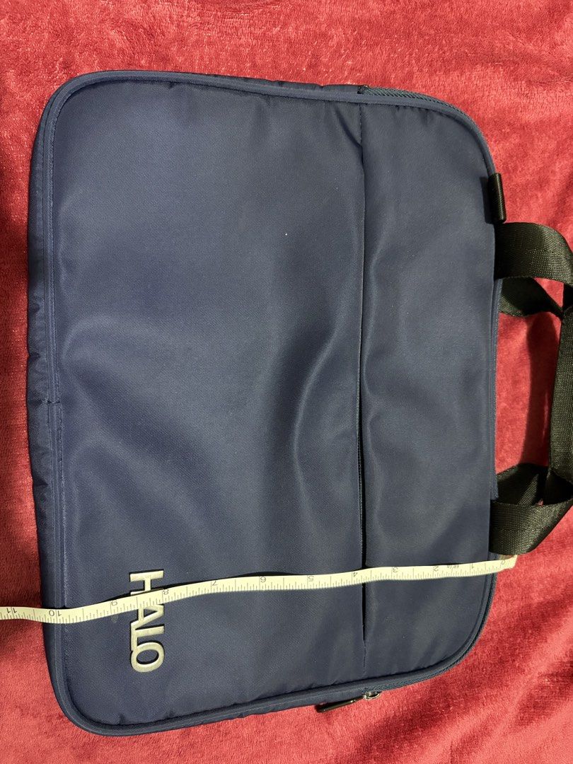 Halo Laptop Bag - Navy Blue (Category: Laptop Bags & Sleeves) located in Caloocan City. Submitted by mommyk2026 (Listing ID 1422949946, Image 3). Description: Halo Laptop Bag in Navy Blue Length 13 inches, height 10 inches Preloved Negotiable RFS: Decluttering Payment via Gcash/ Online bank transfer Shipped from South Caloocan Shipping fee c/o buyer.
