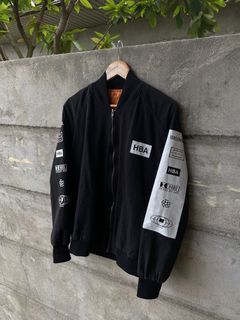 (Category: ) located in . Submitted by grailz_luxuries (Listing ID 1423019703, Image 1). Description: .