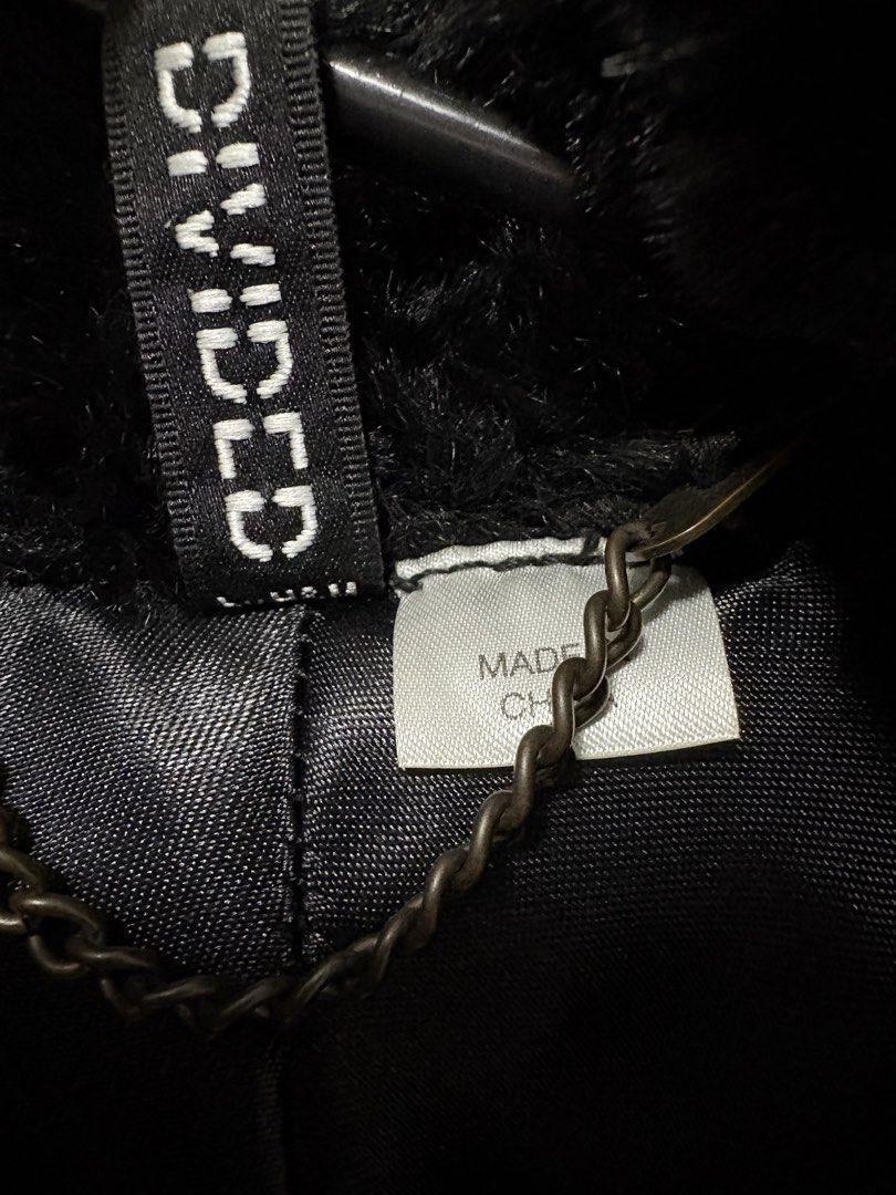 H&M Divided Black Faux Fur Jacket (Category: Coats, Jackets and Outerwear) located in Mandaluyong City. Submitted by 111thaniaaa (Listing ID 1422994925, Image 3). Description: Brand: H&M Size: XS - S Bought this from Shaira Luna’s closet sale last year! Delivery: Lalamove / J&T / LBC.