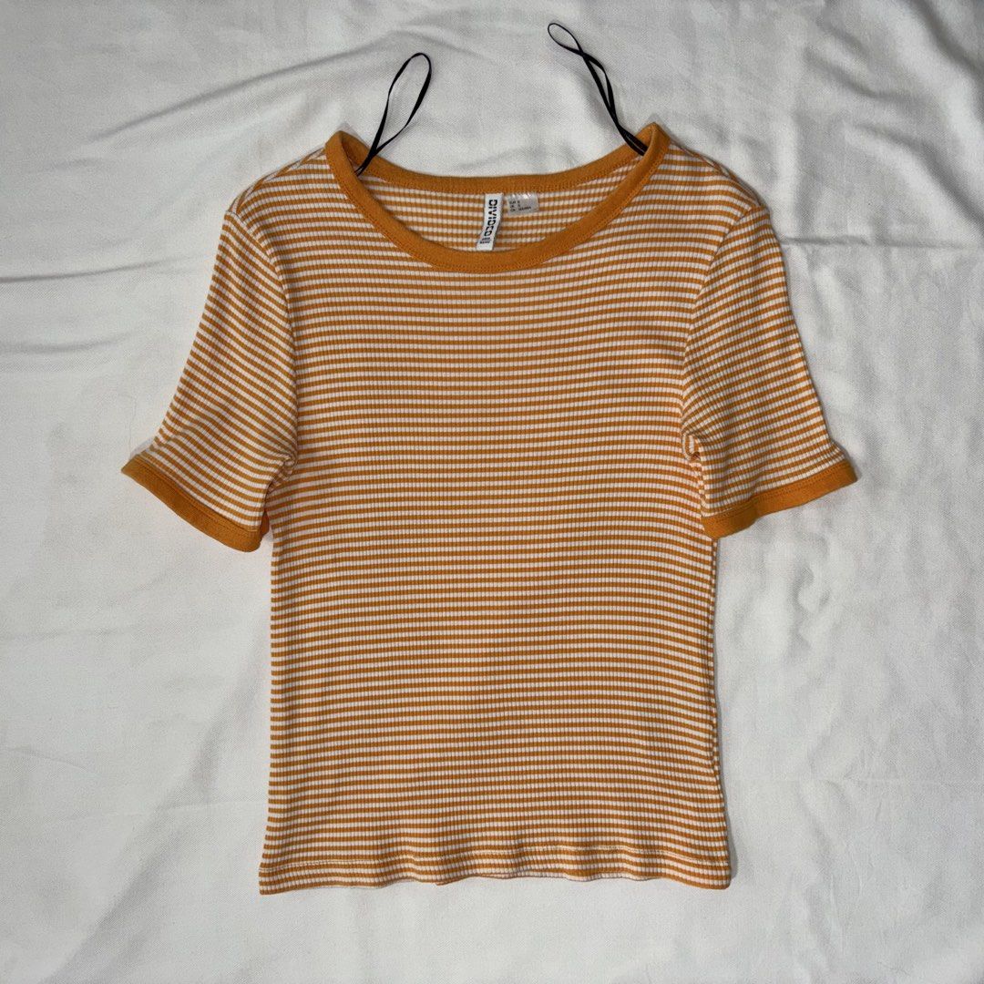 H&M Striped Ribbed T-shirt (Category: Shirts) located in Iriga City. Submitted by cuffph (Listing ID 1422946230, Image 1). Description: message me for any inquiries ☺️ 🪙 mop: gcash/bdo 🛶 mod: lbc 🛖 loc: Iriga City, Camarines Sur.
