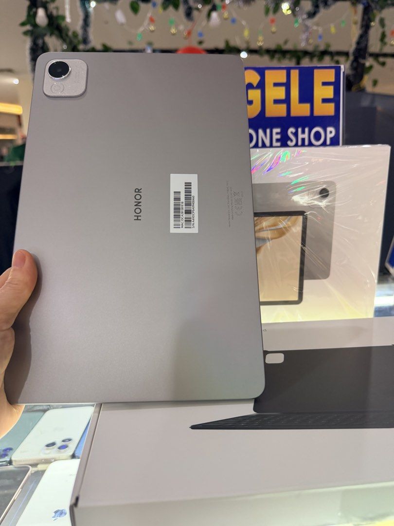 HONOR Pad X9a Tablet (Category: Android) located in Manila. Submitted by nuludjasmi59028 (Listing ID 1422966257, Image 3). Description: - Brand new HONOR Pad X9a tablet - Large, vibrant display - Sleek, modern design - Gray color - Comes in original packaging - Rear camera included - Perfect for entertainment and productivity.