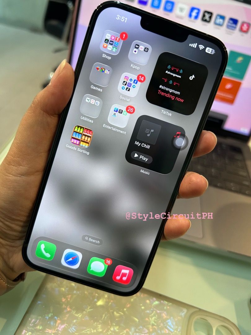 iPhone 13 Pro Max -256GB with 4k freebies (Category: iPhone 13 Series) located in Quezon City. Submitted by stylecircuitph.js22 (Listing ID 1422962286, Image 2). Description: Bilhin nyo na po :) -Color: Sierra Blue -BH: 73% ( I only charge 1x per day) -Open Line -No Issue ( Good Camera, Sounds, Face ID, Cloud) -Orig lahat ng parts -For gaming, Lady Owned -Inclusions: With Box With Charger and Adapter. Used Phone Case (19pcs) Extra Tempered Glass 