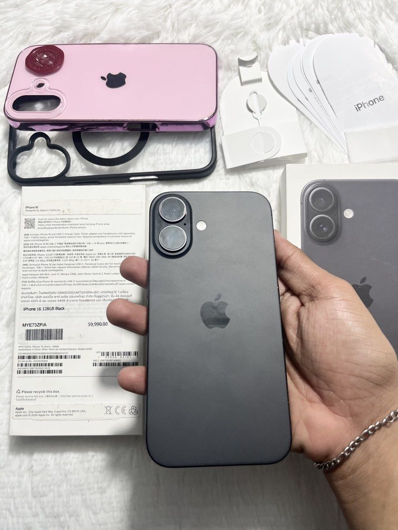 Iphone 16 (Category: iPhone 16 Series) located in Las Pinas. Submitted by myco02 (Listing ID 1422938050, Image 1). Description: Iphone 16 128GB BLACK Price: 34k In new condition ✅ 6 mos old only ✅ ZP/A ✅ 100%BH ✅ 119cc only ✅ Under warranty ✅ AUGUST 25 2026 ✅ Orig box ✅ Lost cord With case✅ Cosmetics: 9.9/10 ✅ Makinis 100% ✅ NTC ✅ ANYSIM ✅ Unlicheck sa meetup Can do swap sa lower iPhone (swapping price is higher: 37k) Meetup: CAVITE / PARAÑAQUE /