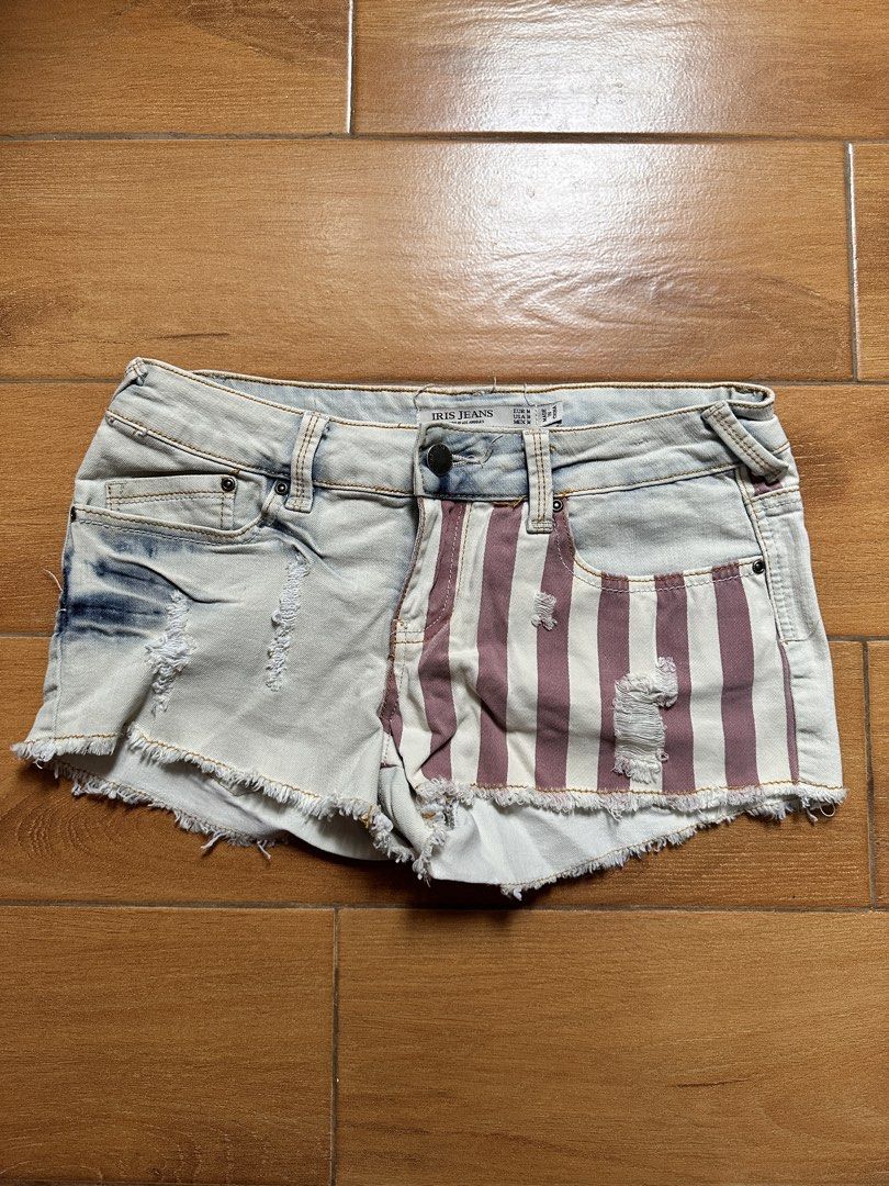 Iris Jeans American Flag Y2K Shorts (Category: Shorts) located in Caloocan City. Submitted by yoonstar (Listing ID 1422966269, Image 1). Description: ☆American flag design ☆Light wash denim ☆Distressed details and raw hem ☆Best fits XS-M (26-27 inches) ☆No "when worn" photos.